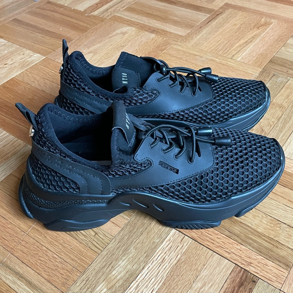 Steve Madden Milo Black Sneakers Size 8